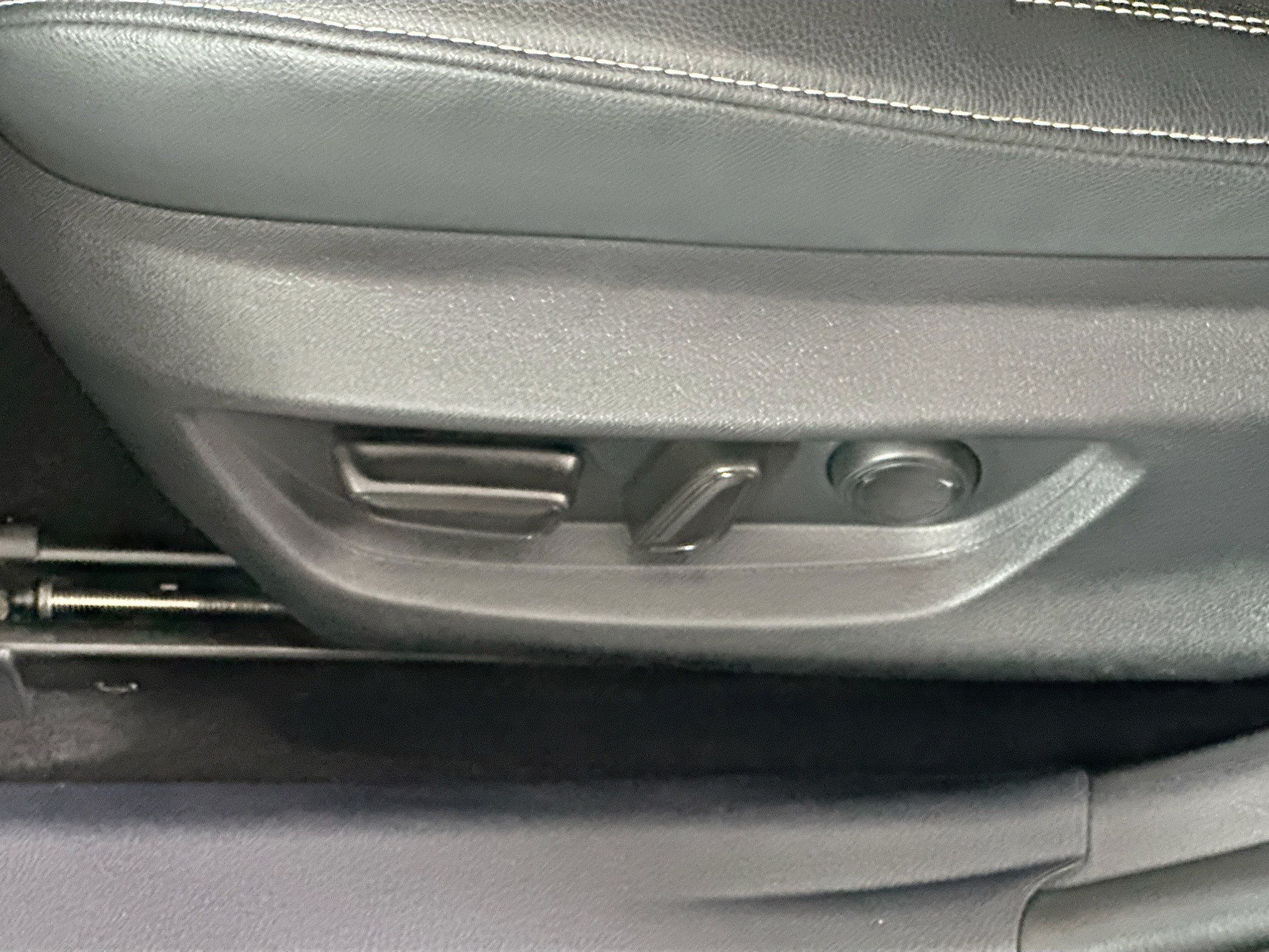 Certified Used 2025 Heavy Metal Toyota SE image 13