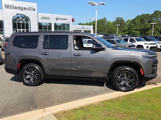 New 2026 Baltic-Gray Metallic Clear-Coat Exterior Paint Jeep Limited image 15