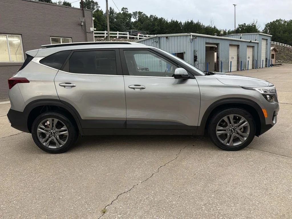 Used 2021 Gray Kia S image 3