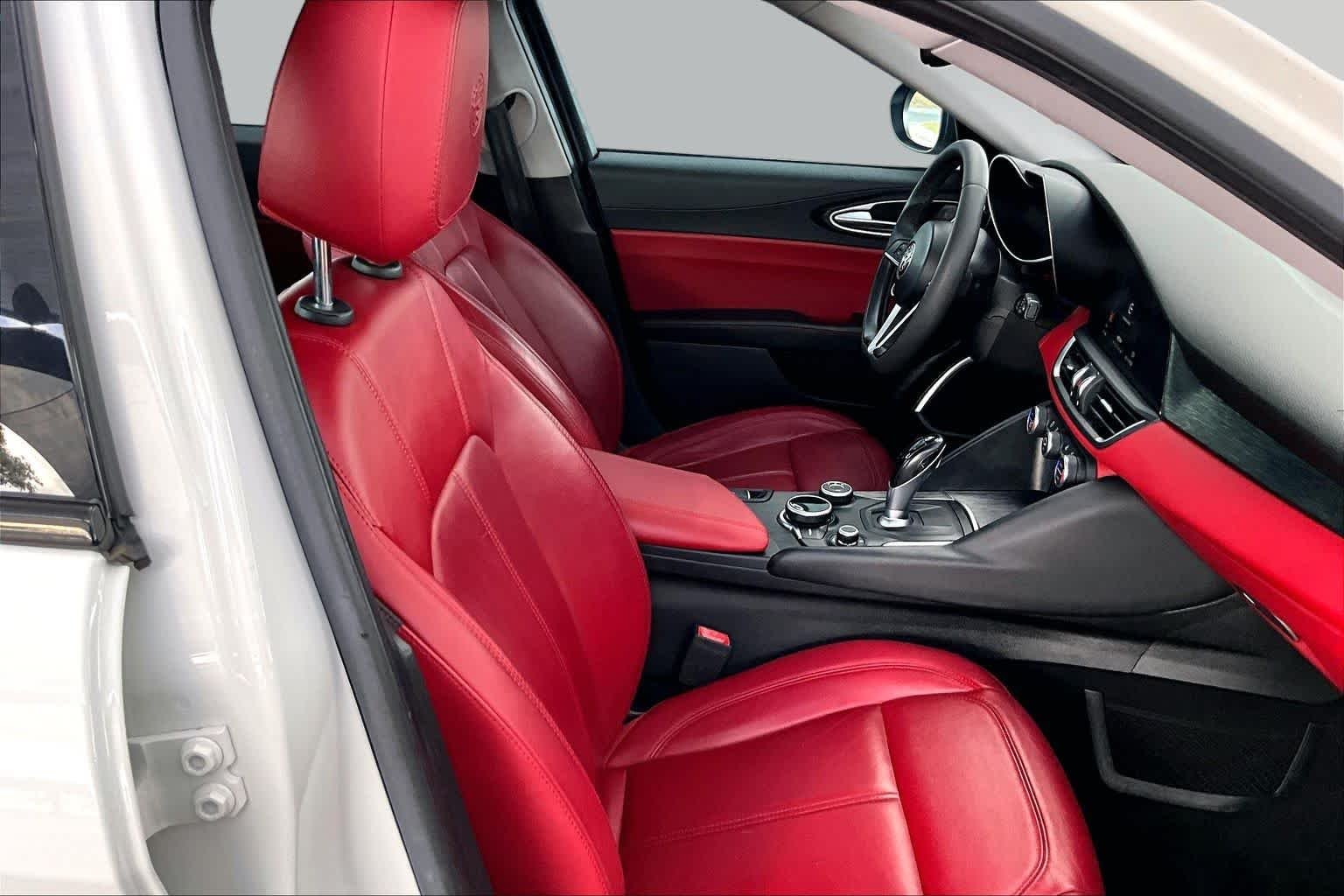 Used 2019 Alfa White Alfa Romeo  image 9