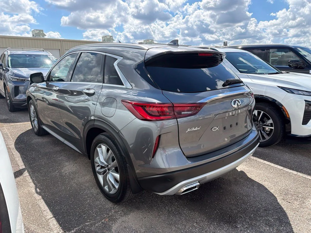 Used 2022 Graphite Shadow INFINITI LUXE image 8