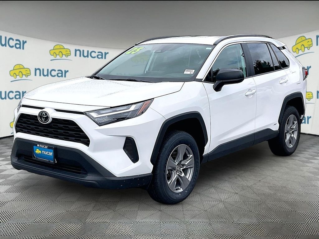 Used 2025 Ice Toyota LE image 3