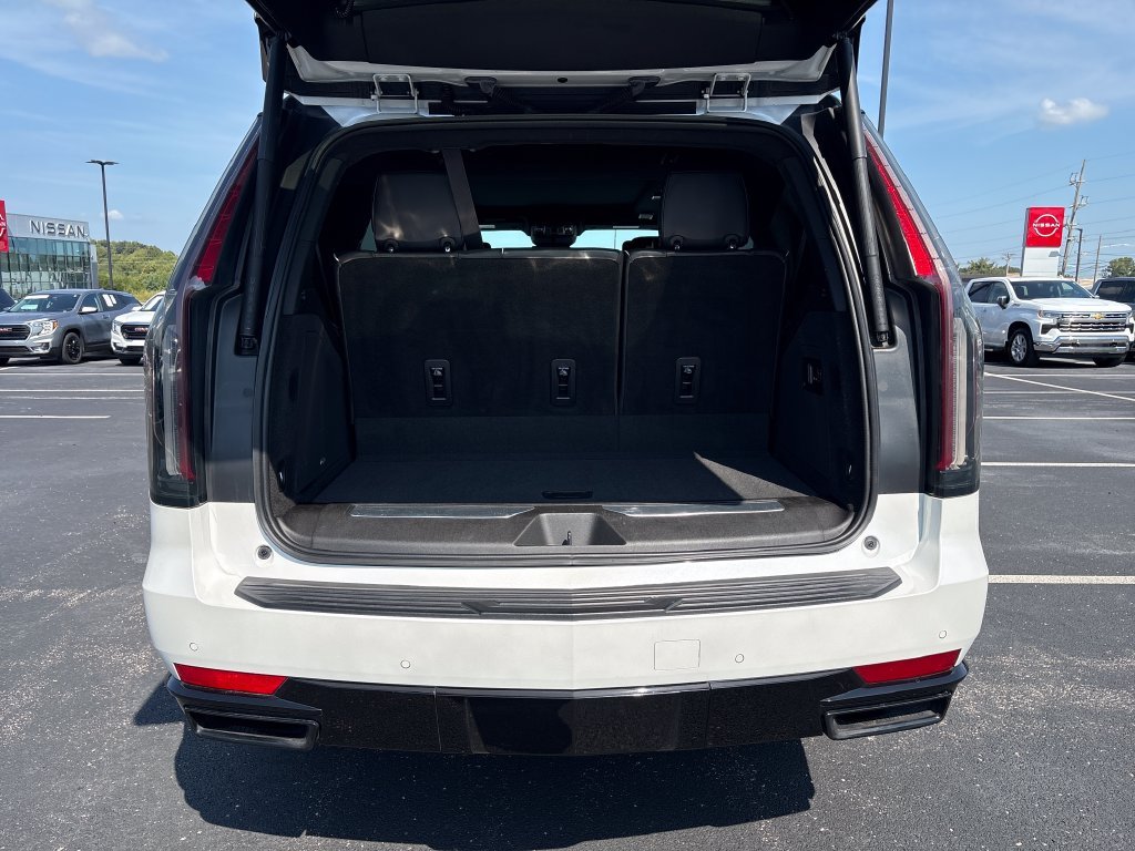 Used 2022 White Cadillac Sport Platinum image 10