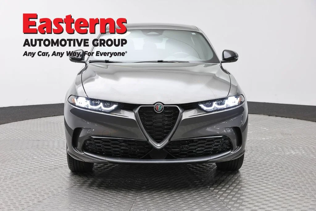 Used 2024 Silver Alfa Romeo Ti image 2