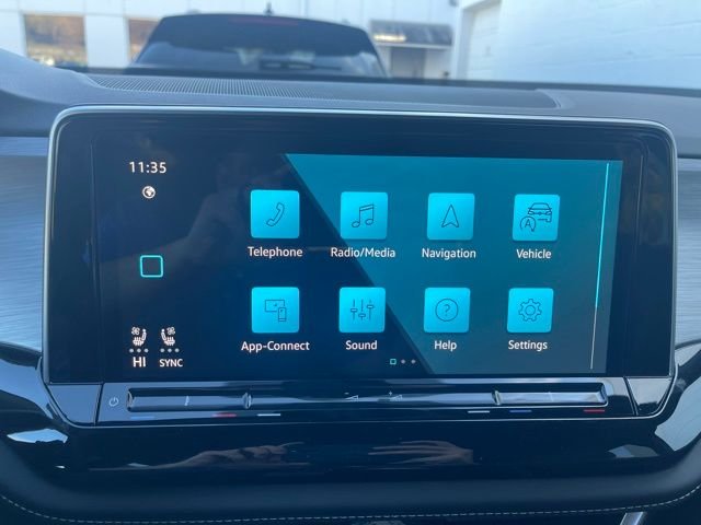 New 2026 Black Volkswagen 2.0T SE w/Technology image 18