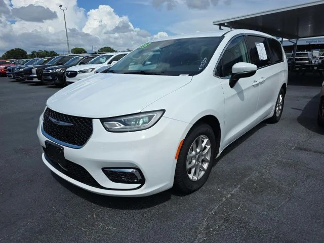 Used 2023 White Chrysler Touring L image 1