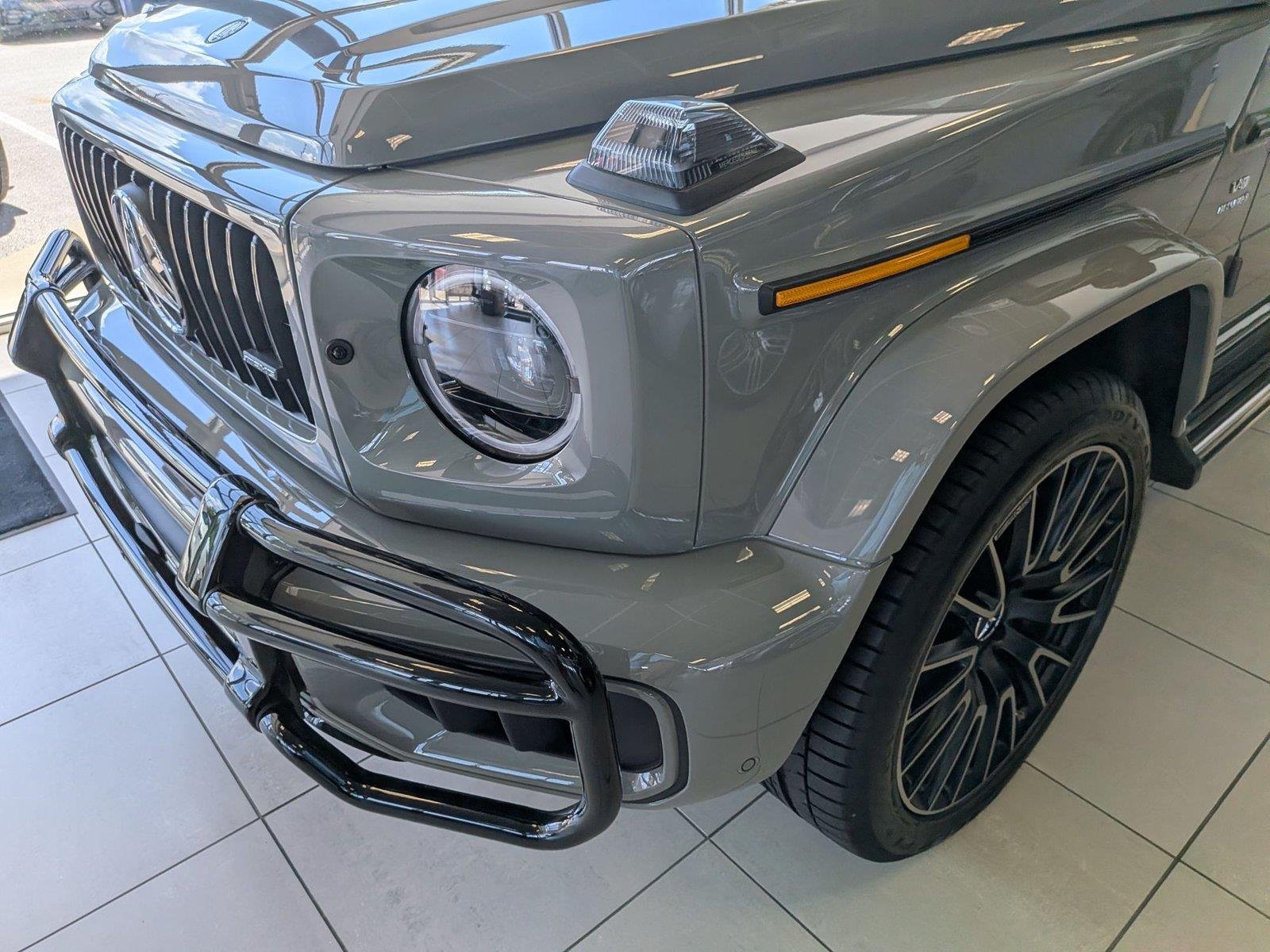 New 2027 MANUFAKTUR Arabian Grey Non- Metallic Mercedes-Benz AMG® G 63 SUV image 9