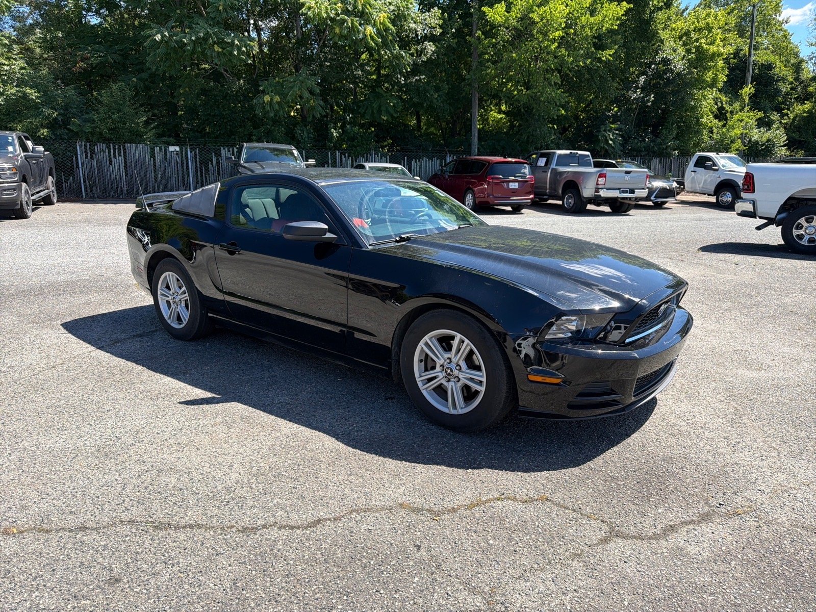 Used 2013 Black Ford V6 image 1