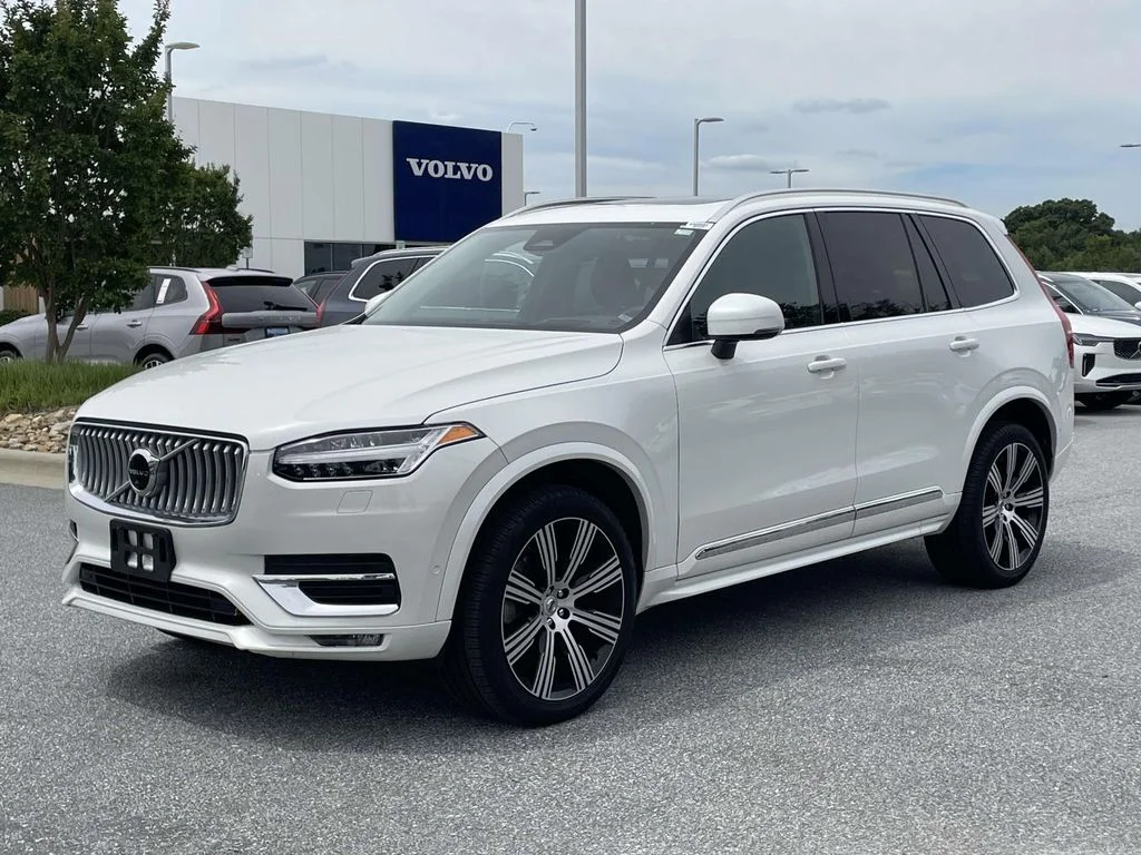 Certified Used 2023 Crystal White Volvo Ultimate image 24