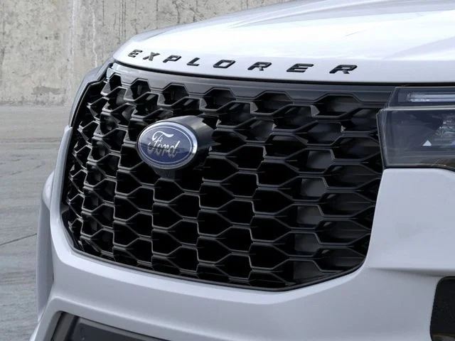 New 2026 Space White Metallic Ford ST-Line image 17