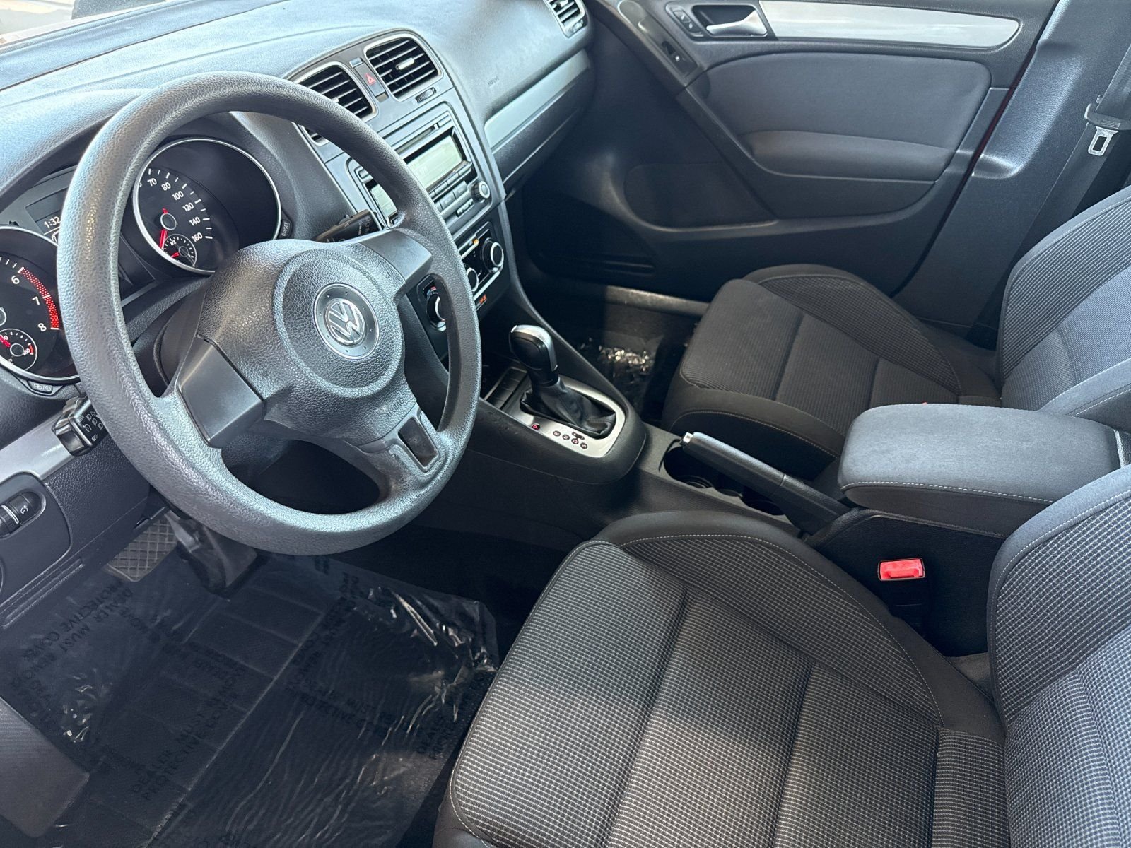 Used 2013  Volkswagen 2.5L image 9