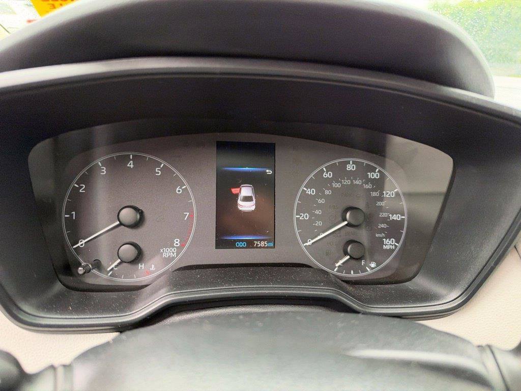 Used 2025 Gray Toyota LE image 3
