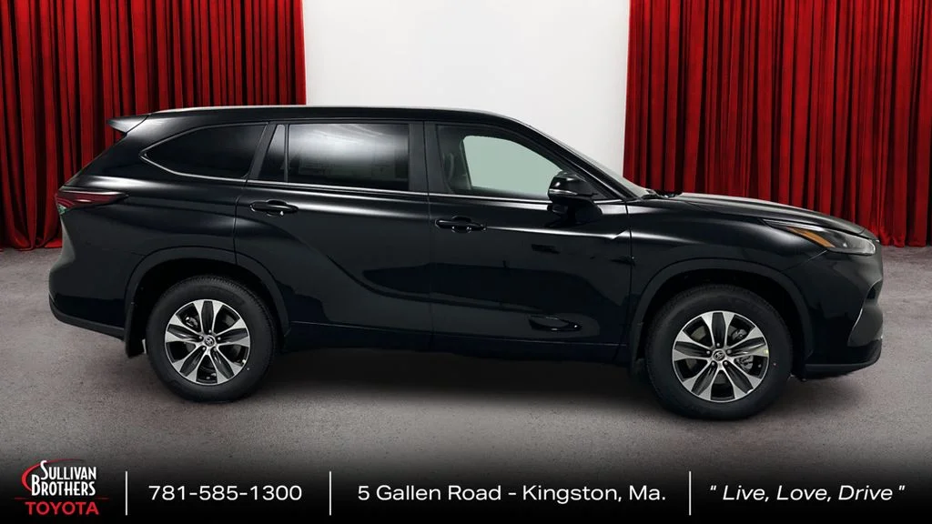 Used 2024 Black Toyota XLE image 4