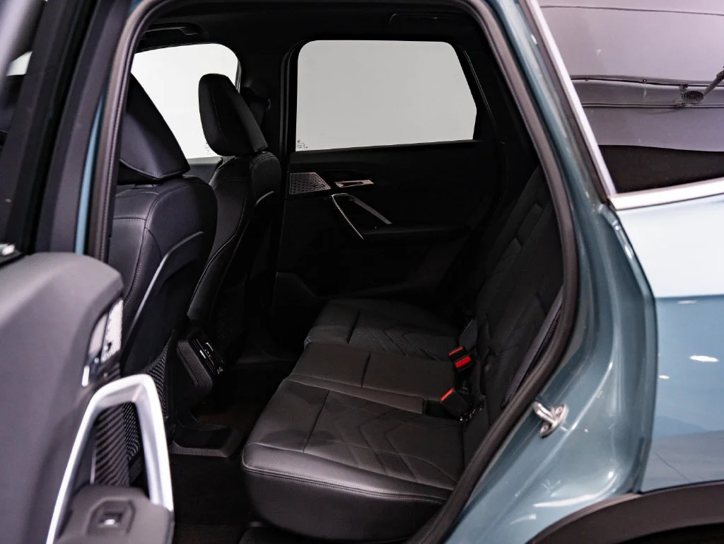 Used 2023 Cape York Green Metallic BMW xDrive28i image 44
