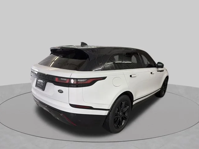 Used 2022 Fuji White Land Rover P250 R-Dynamic S image 4