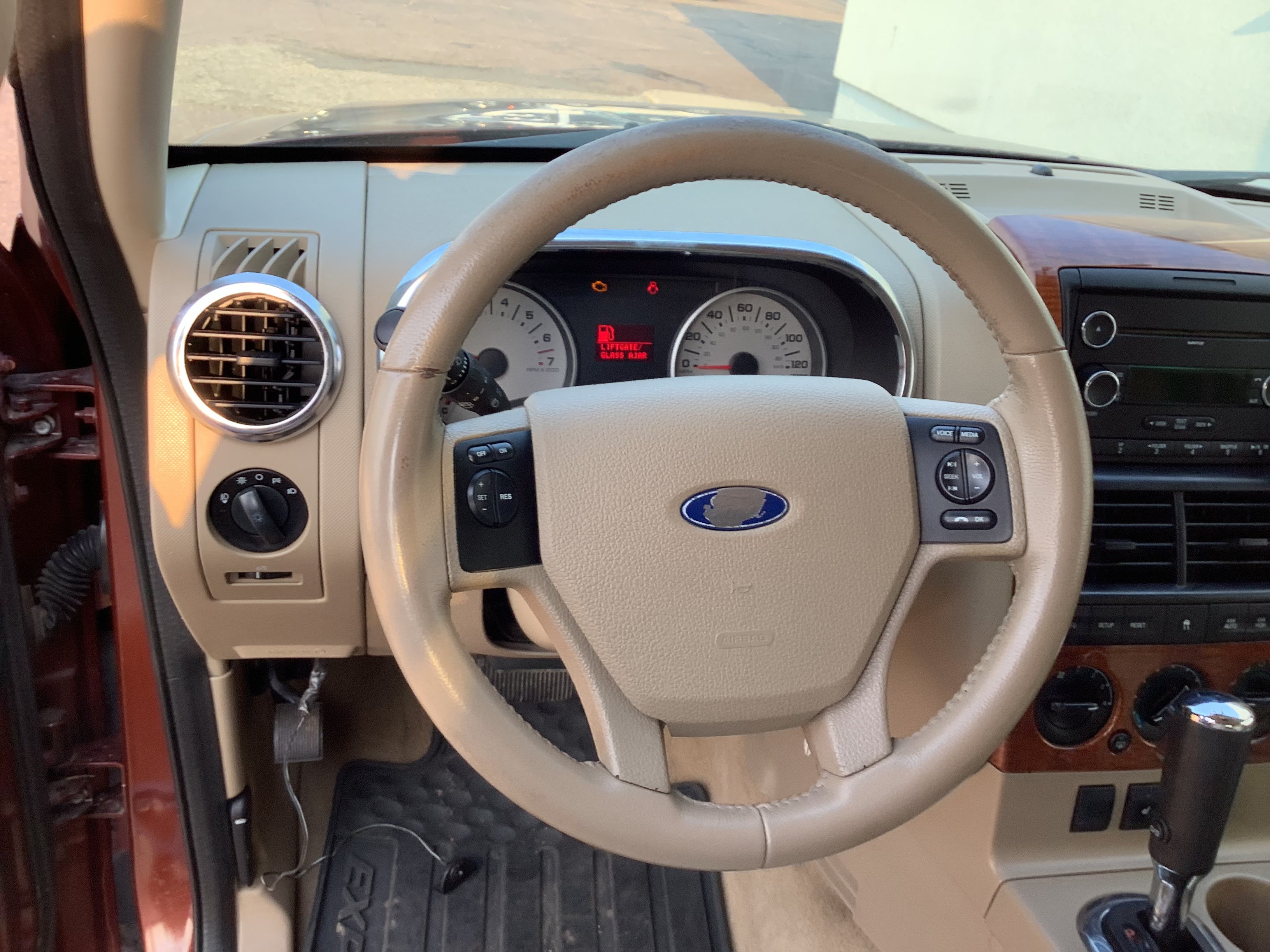Used 2009 Brown Ford Eddie Bauer image 11