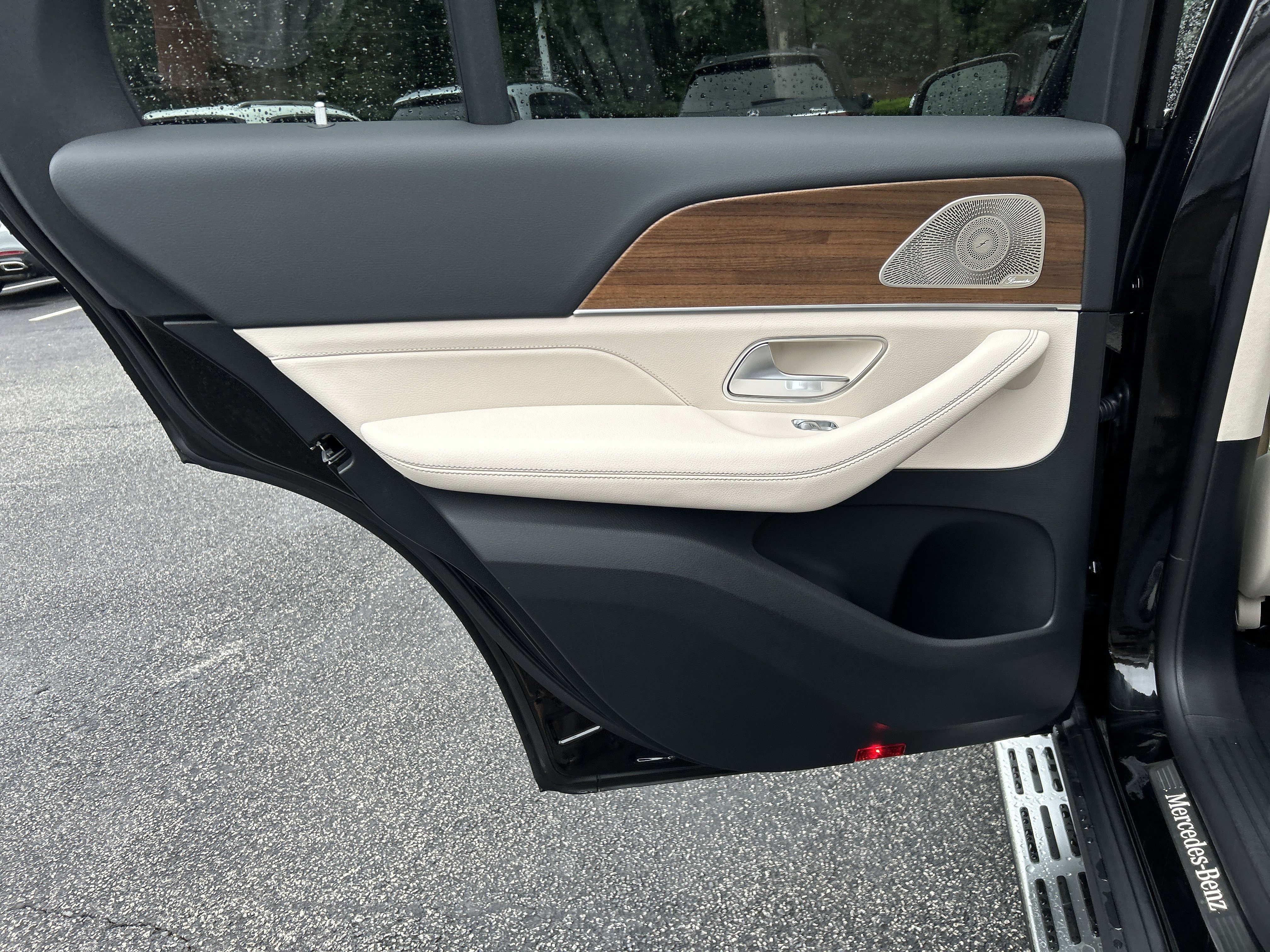 New 2026 Obsidian Black Metallic Mercedes-Benz GLE 450 4MATIC® SUV image 34