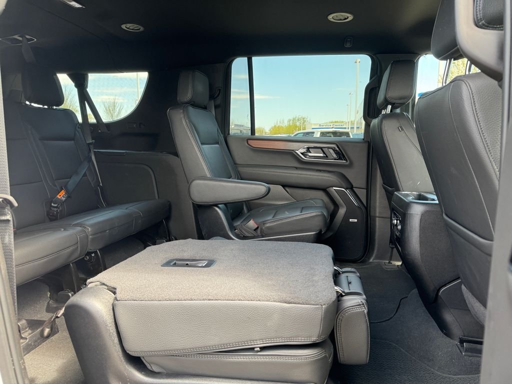 2025 GMC Yukon XL Denali - Photo 13