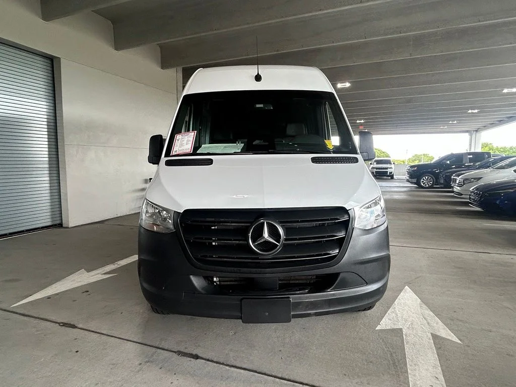 Used 2025 White Mercedes-Benz Cargo 144 WB image 7