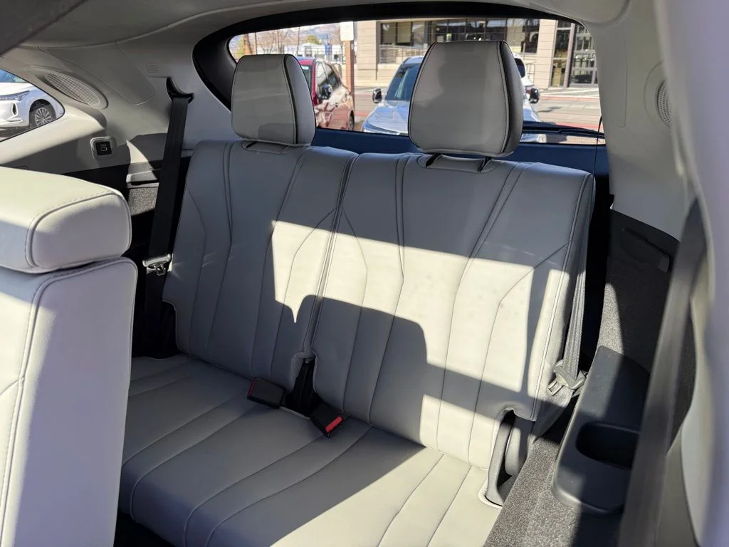 Certified Used 2026 Solar Silver Metallic Acura Advance Package image 17