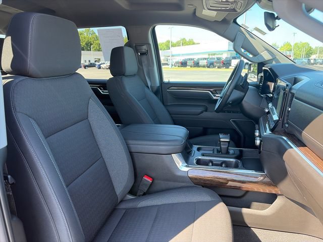 Used 2025 Onyx Black GMC Elevation image 12