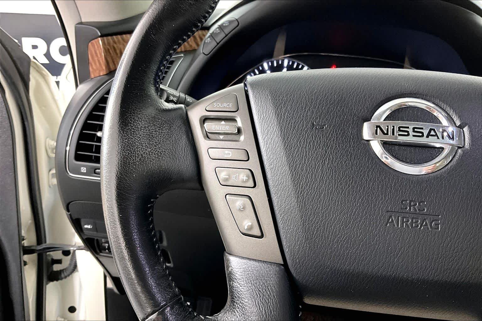 Used 2019 Pearl White Tricoat Nissan SL image 23