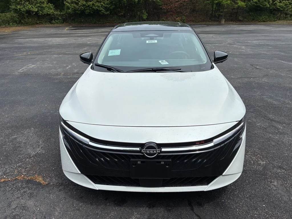 New 2026 Aspen White TriCoat / Super Black Two-tone Nissan SR image 2