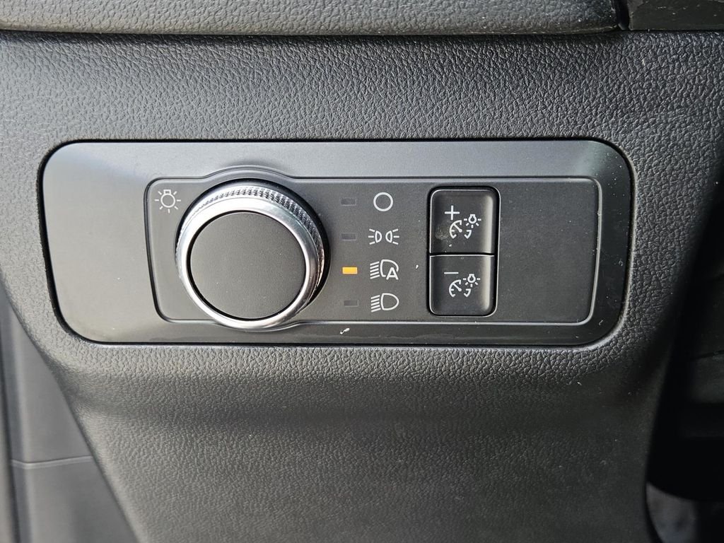 Used 2022 Gray Ford SE image 15