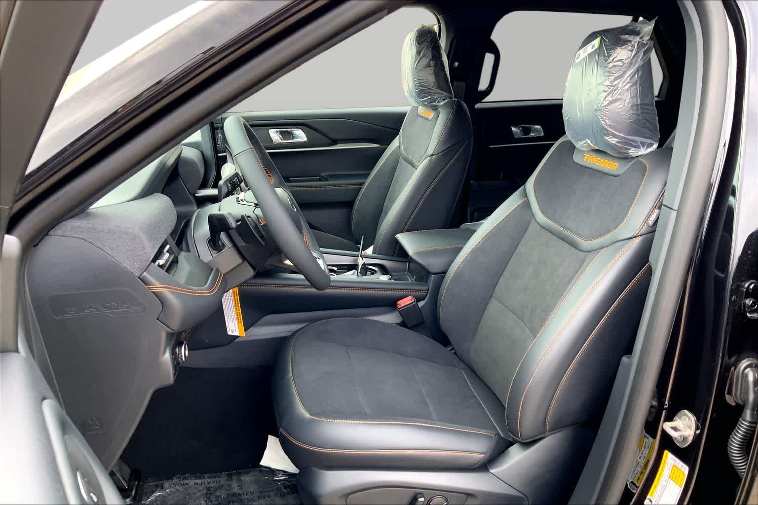 New 2026 Agate Black Metallic Ford Tremor® image 7