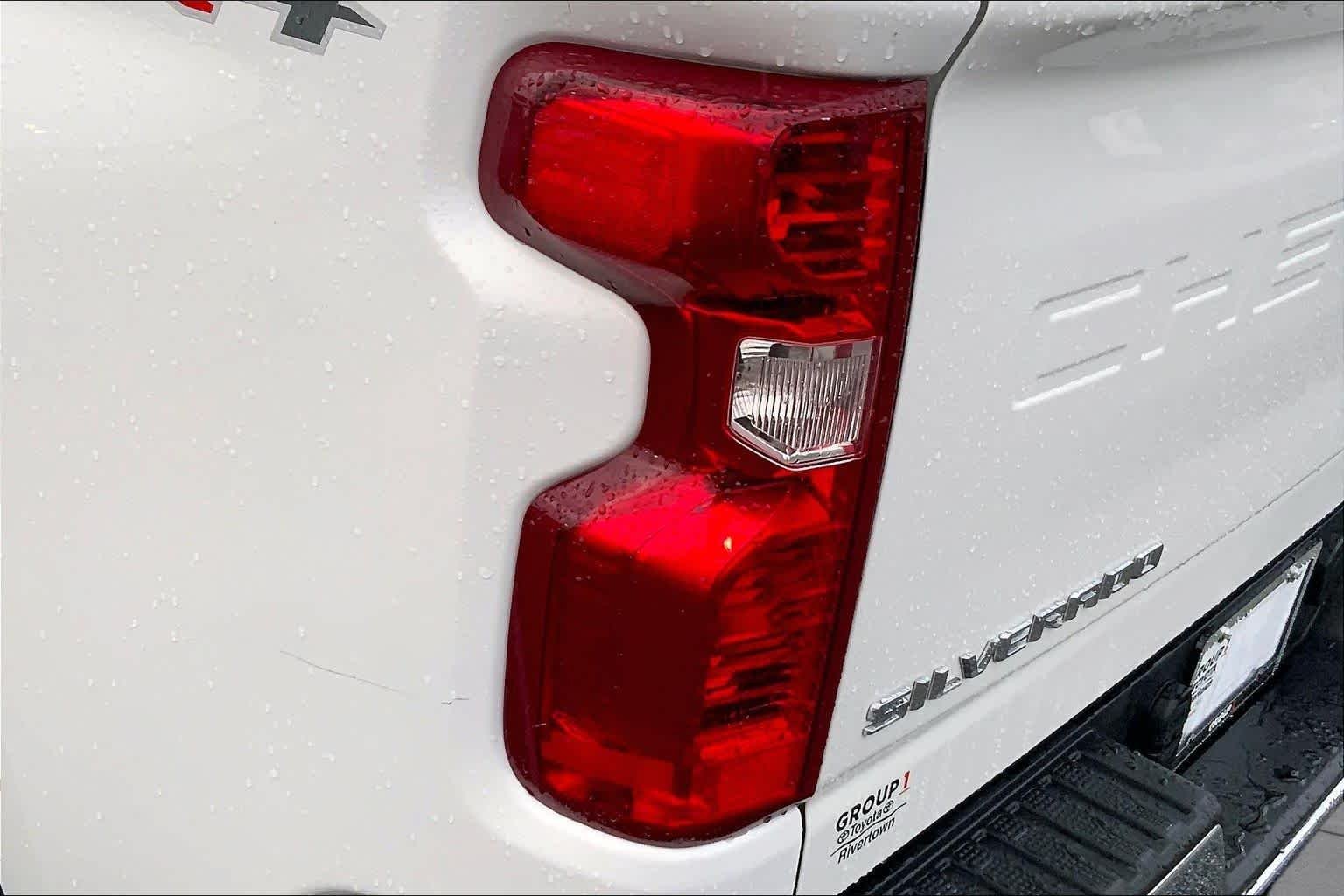 Used 2025 Summit White Chevrolet LT image 27