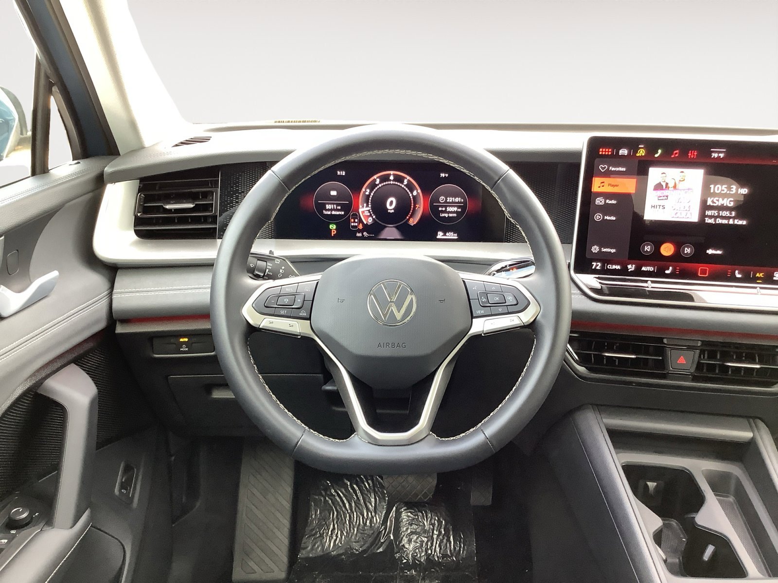 New 2026 Monterey Blue Pearl Volkswagen SE image 12