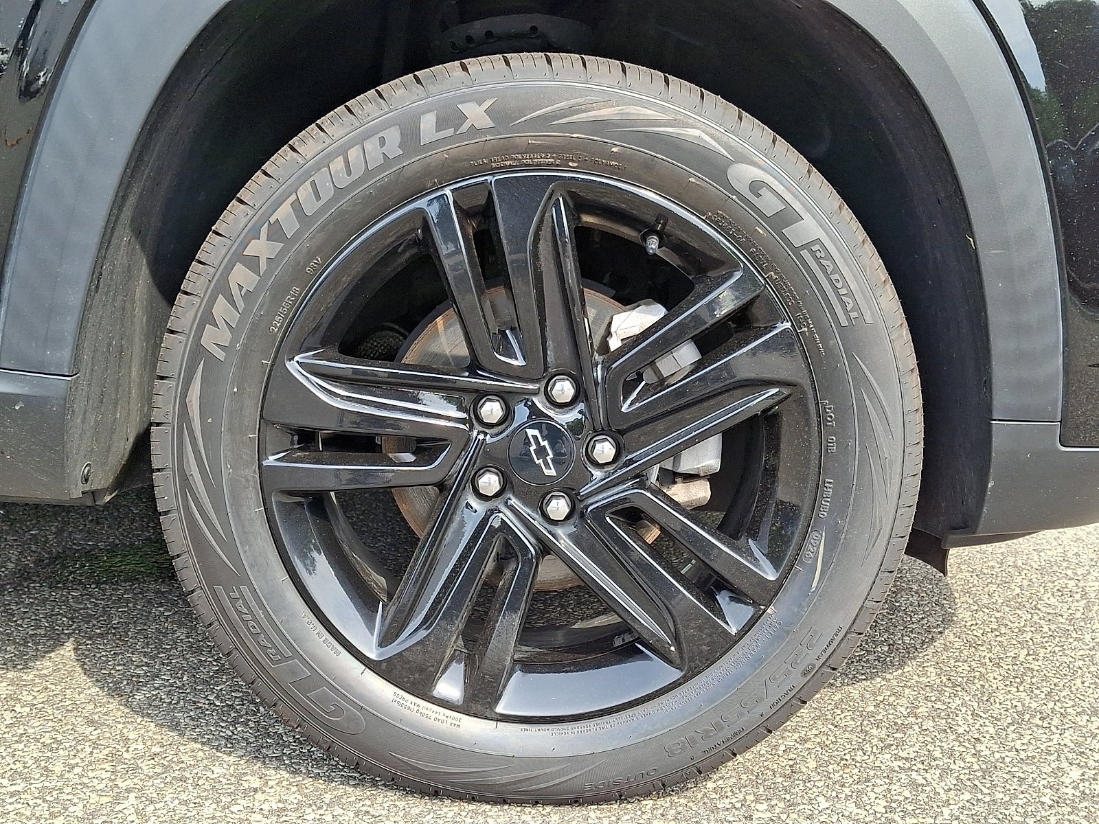 Used 2024 Mosaic Black Metallic Chevrolet ACTIV image 7