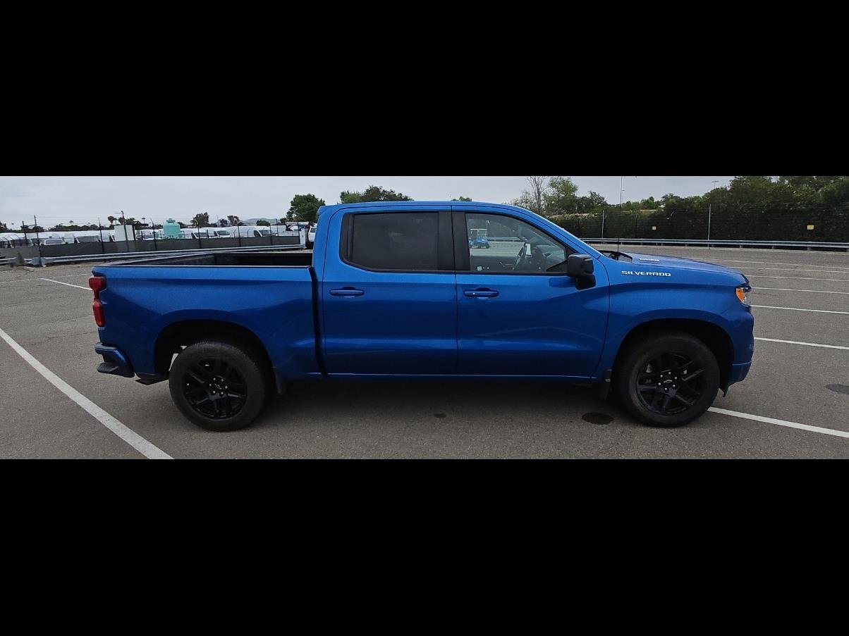 Used 2022 Glacier Blue Metallic Chevrolet RST image 9