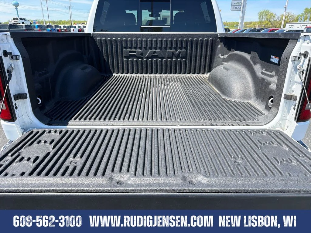 Used 2023 White Ram Big Horn/Lone Star image 24
