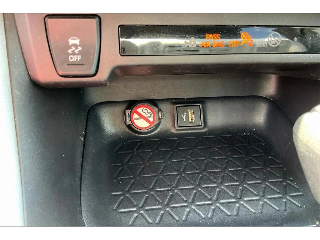 Used 2025 Silver Toyota XLE image 23