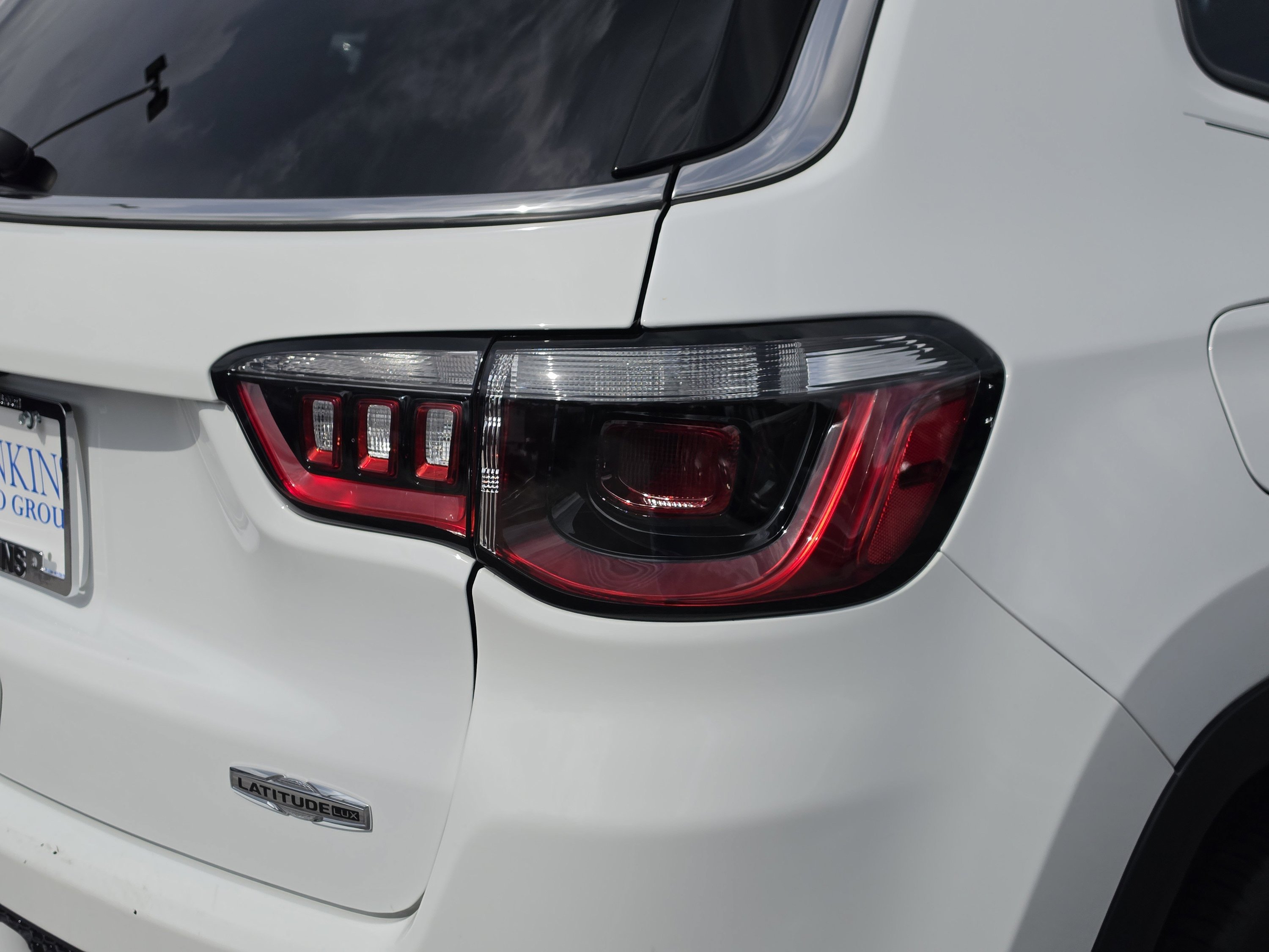 Used 2023 Bright White Clearcoat Jeep Latitude Lux image 14