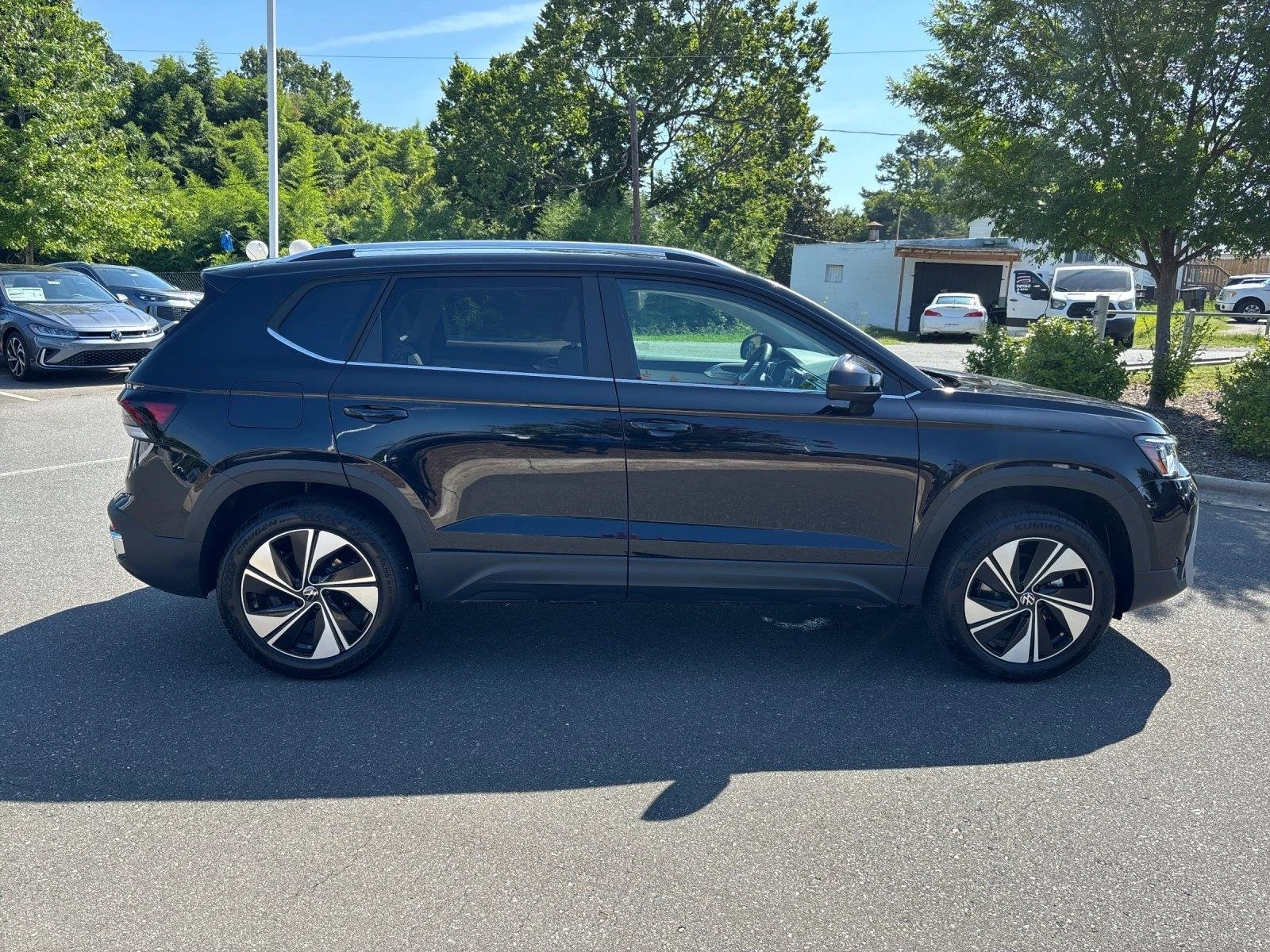 New 2026 Deep Black Pearl Volkswagen SE image 6