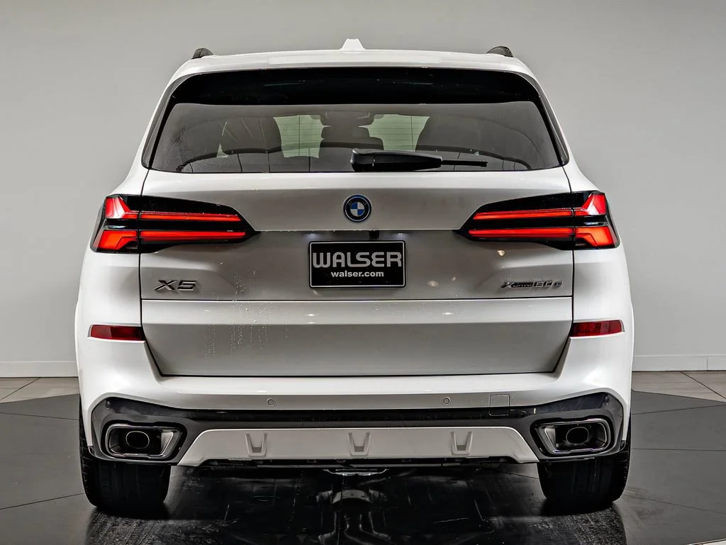 New 2026 White Metallic BMW xDrive50e image 6