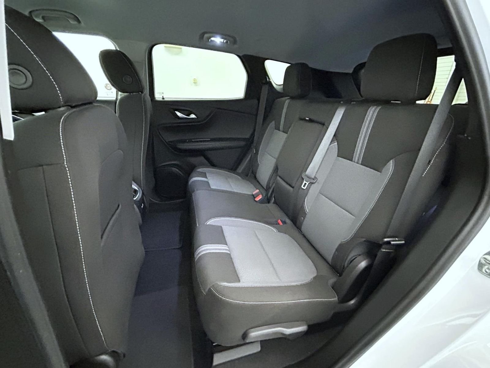 Used 2025 White Chevrolet LT image 19