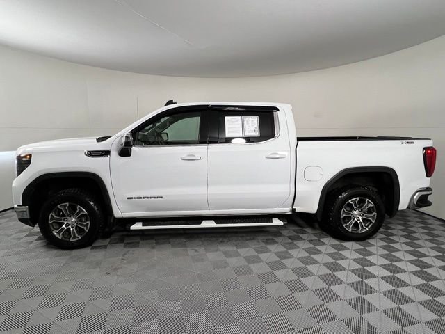 Used 2024 White GMC SLE image 4