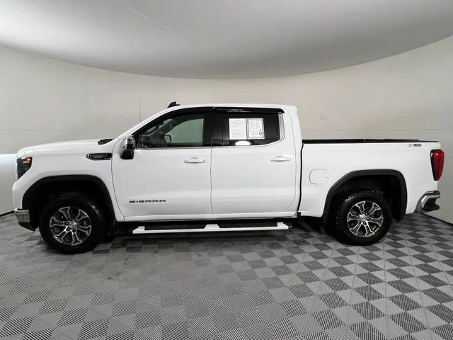 Used 2024 White GMC SLE image 4
