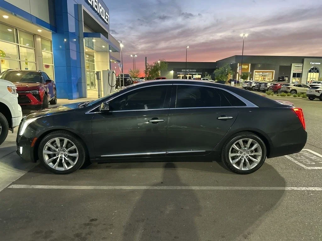 Used 2015 Cadillac XTS Luxury Collection with VIN 2G61M5S38F9207184 for sale in Casa Grande, AZ