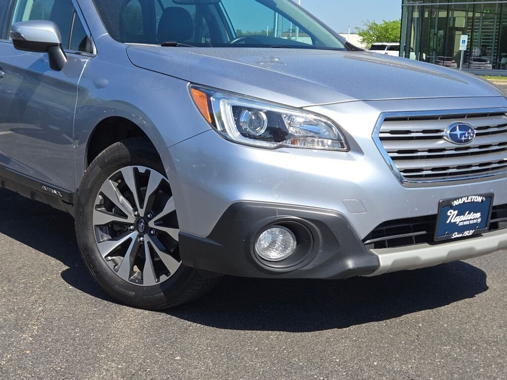 Used 2016 Silver Subaru 2.5i image 3