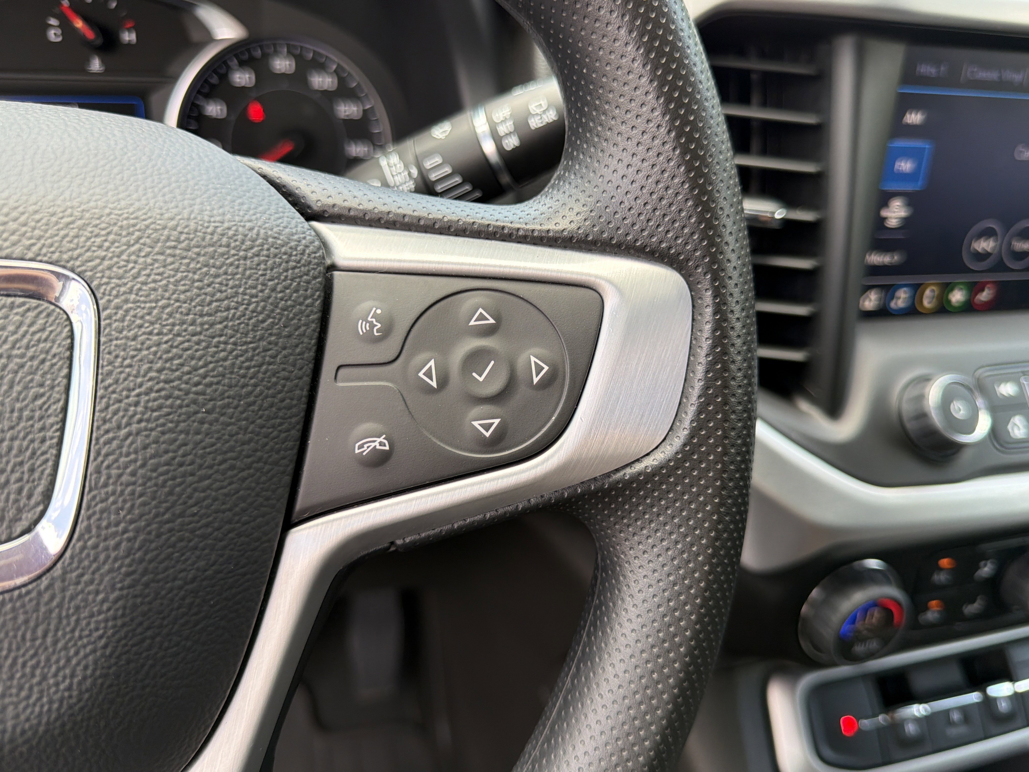 Used 2023 Sterling Metallic GMC SLE image 26