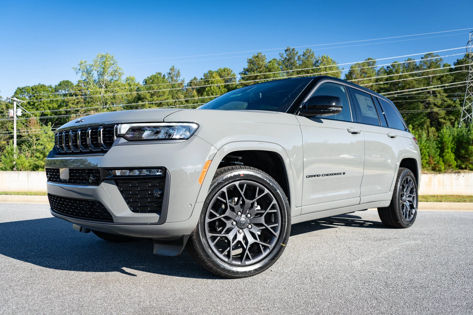 New 2027 Sting-Gray Clear-Coat Paint Jeep Summit image 5