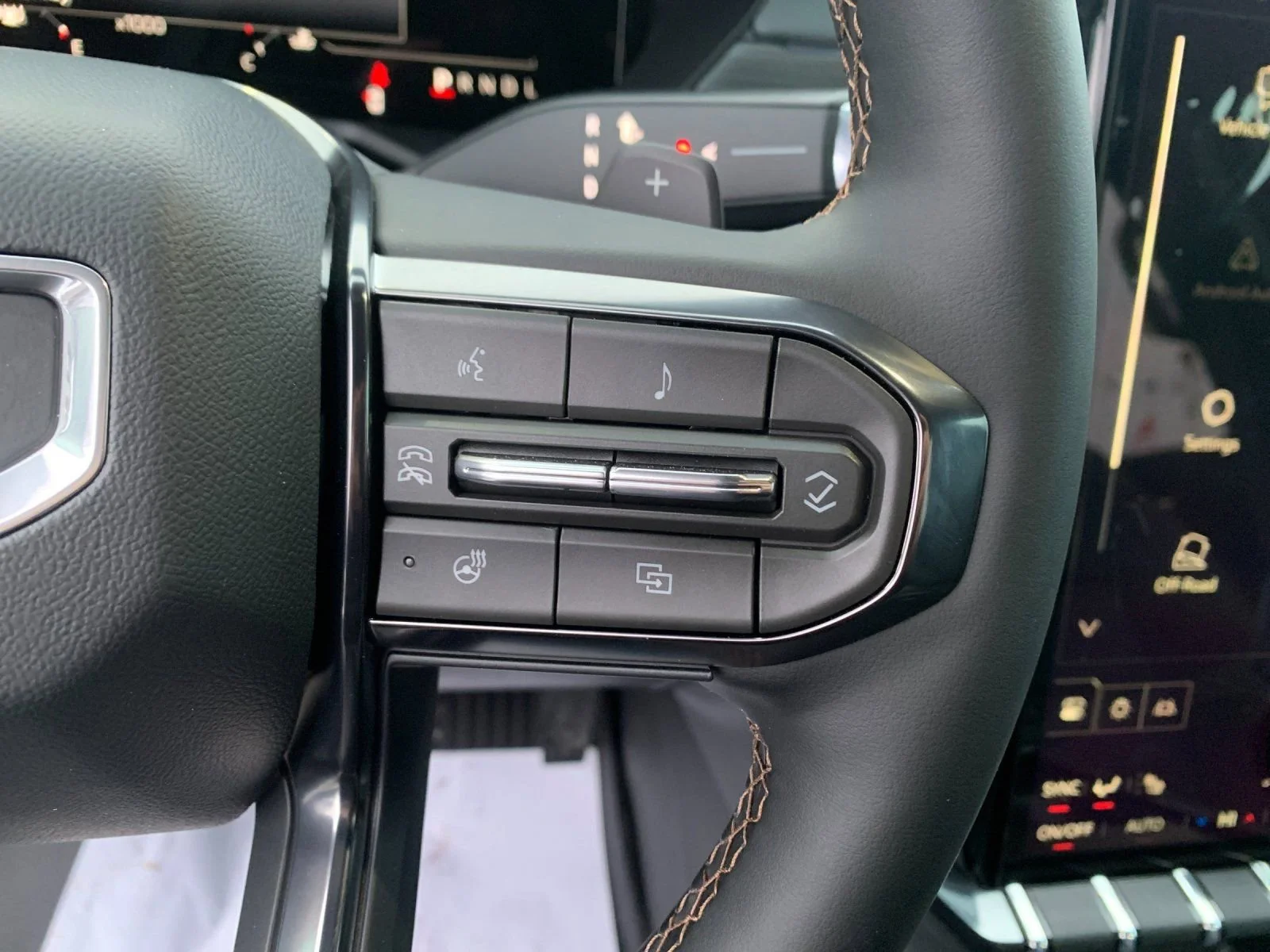 2026 GMC Acadia AT4 - Photo 27