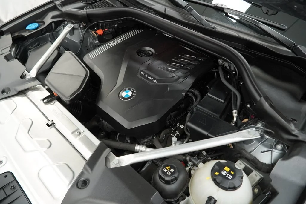 Used 2024 Gray BMW xDrive30i image 43