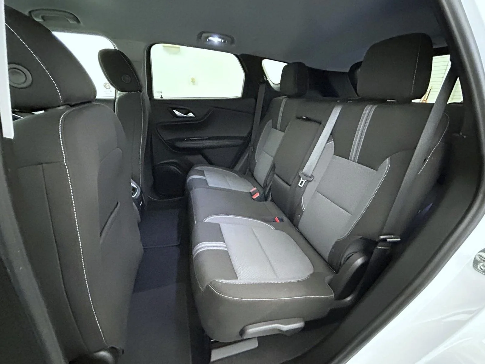 Used 2025 White Chevrolet LT image 19