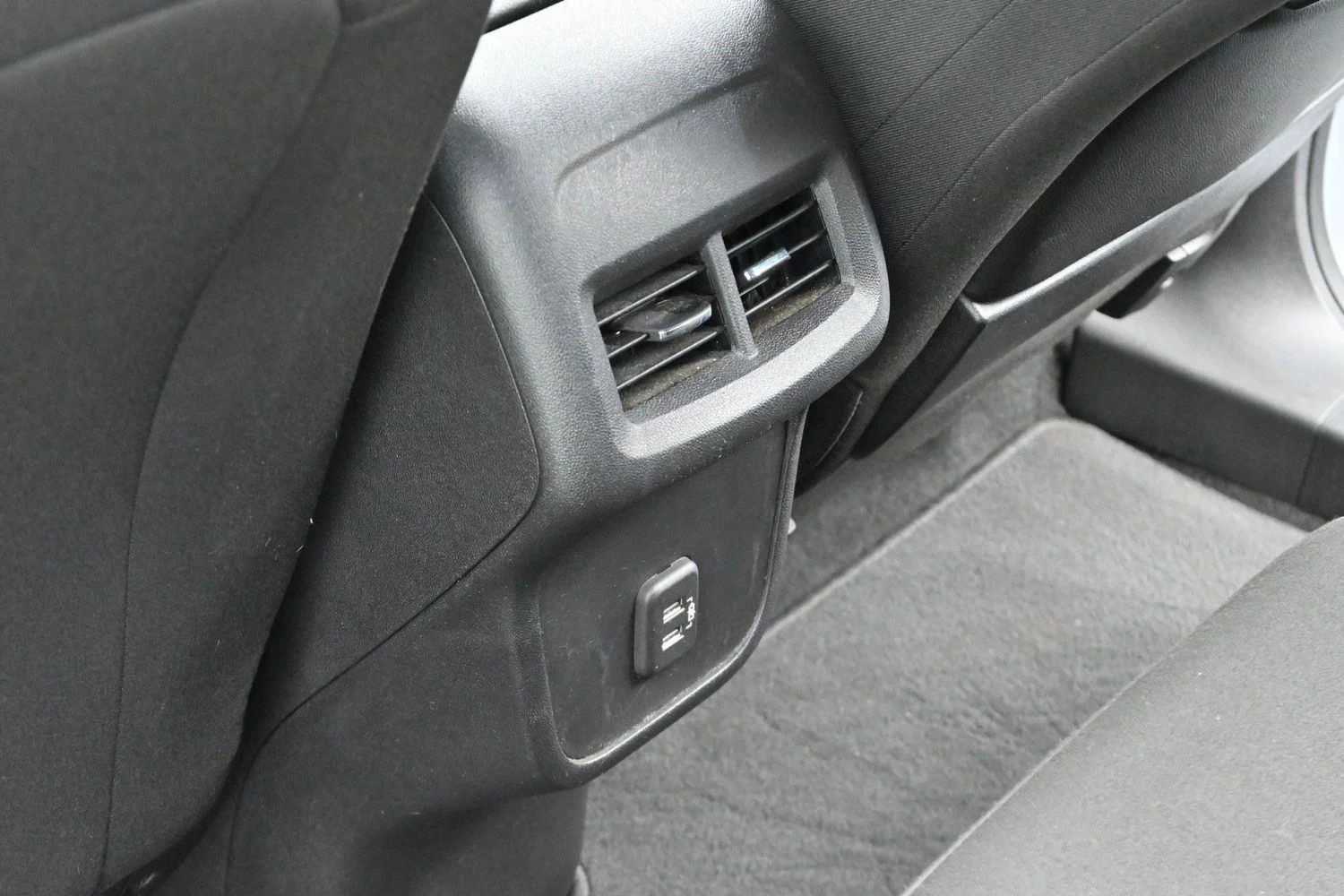 Used 2022 Summit White GMC SLE image 29