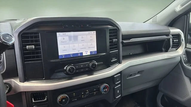 Used 2023 Silver Ford XLT image 22